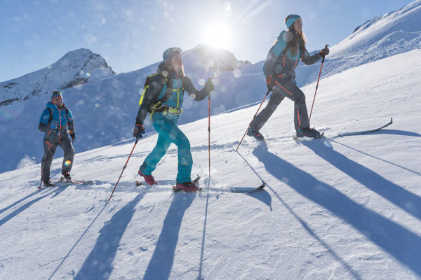 Skialpinismus Vám umožní poznávat hory i v zimě trochu jinak, než jen z upravených sjezdovek či běžkařských tratí. Foto: www.dynafit.com