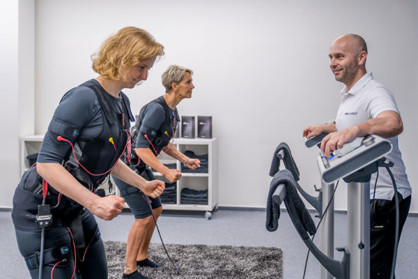 EMS zaručuje rychle viditelné výsledky bez přetěžování, namáhání kloubů a šlach. Foto: www.bodyexpress.cz