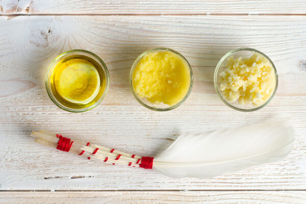Ochucené přepuštěné máslo - ghí promění každý grilovaný kousek v lahodnou delikatesu. Foto: www.ceskeghicko.cz
