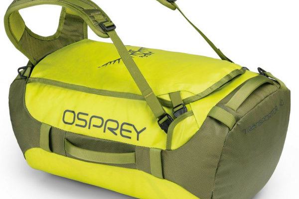 Transporter 40 Osprey je všestranná a neuvěřitelně odolná taška, která se připnutím popruhů jednoduše změní v praktický batoh. Foto: www.4camping.cz