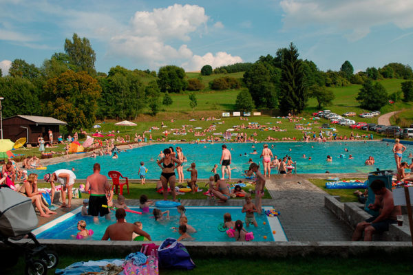 Pěkné koupaliště u kempu je velkou výhodou. Foto: www.dokempu.cz